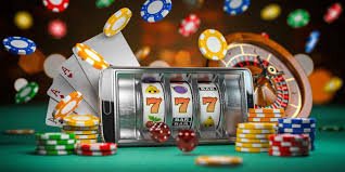 Dealer profesional kasino roq777 memimpin meja blackjack live dengan kamera HD untuk pemain online